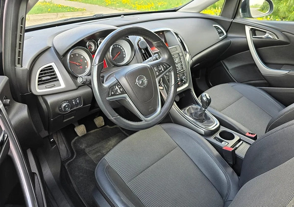 Opel Astra cena 29900 przebieg: 151000, rok produkcji 2014 z Płock małe 497
